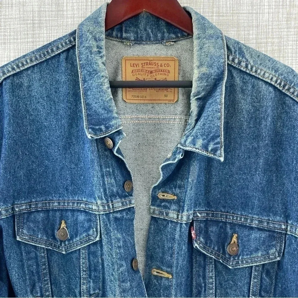 Vintage 1993 Levis Jean Jacket pocket details 8658